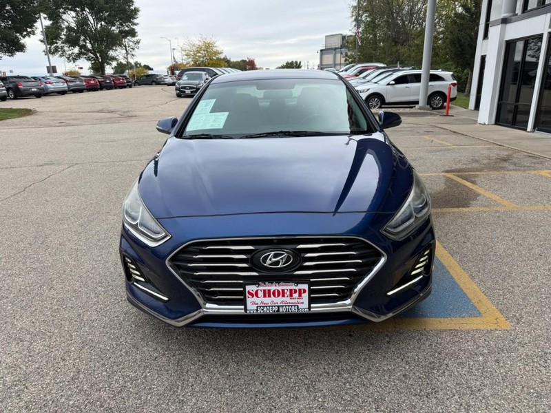 Hyundai Sonata Vehicle Image 02