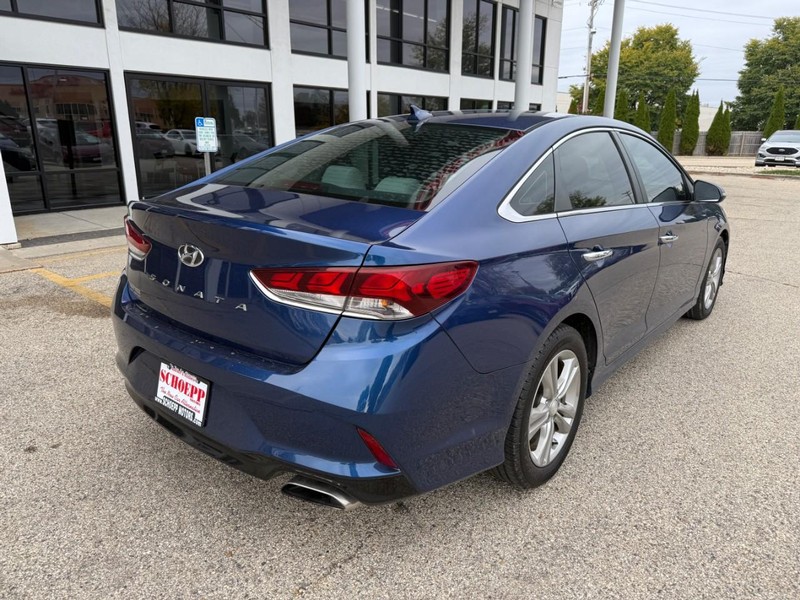 Hyundai Sonata Vehicle Image 05
