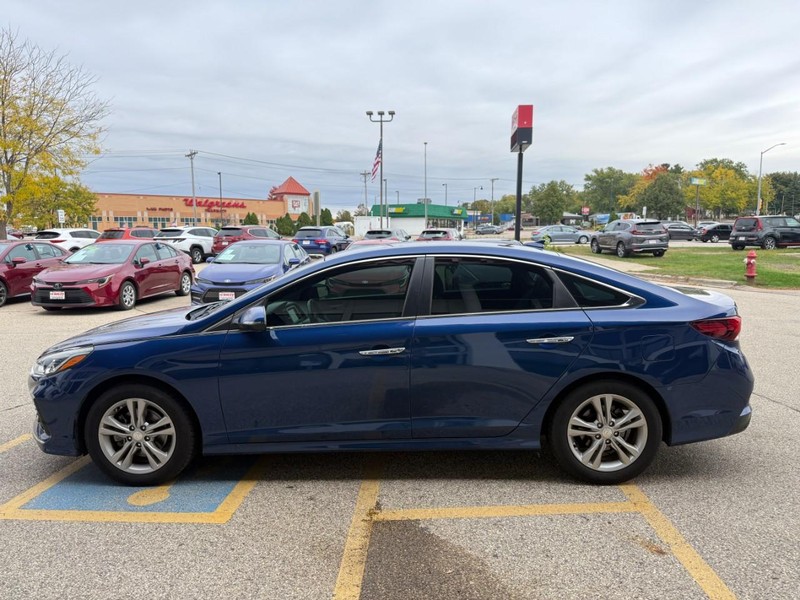 Hyundai Sonata Vehicle Image 08