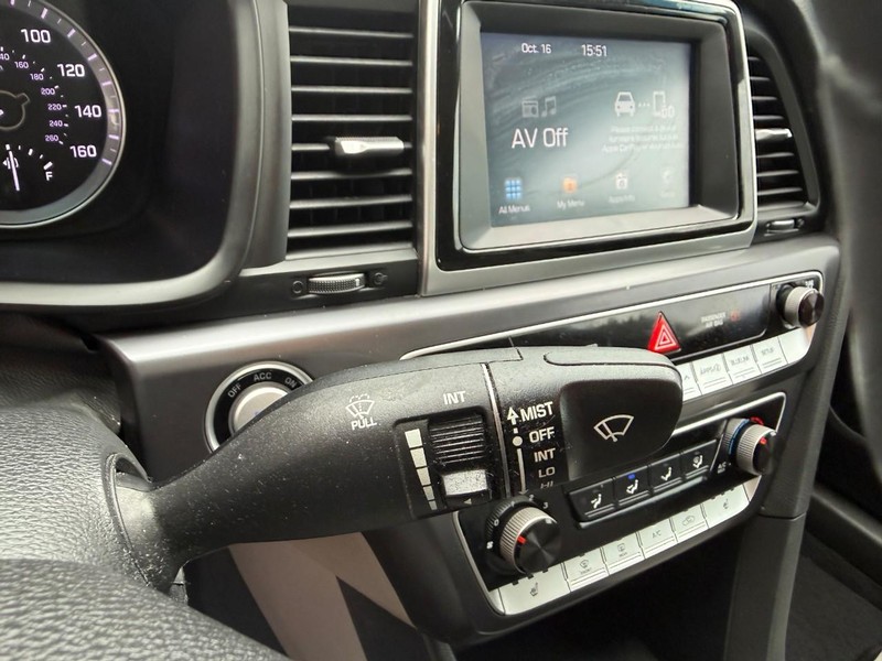 Hyundai Sonata Vehicle Image 22