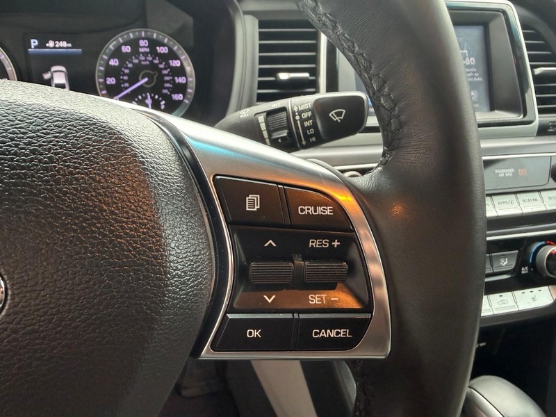 Hyundai Sonata Vehicle Image 23
