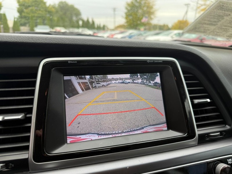 Hyundai Sonata Vehicle Image 25