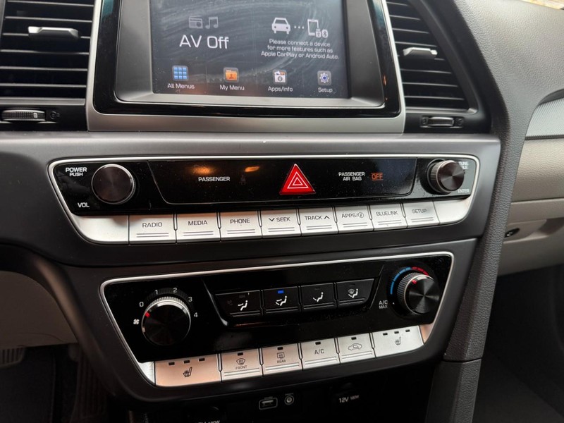 Hyundai Sonata Vehicle Image 26