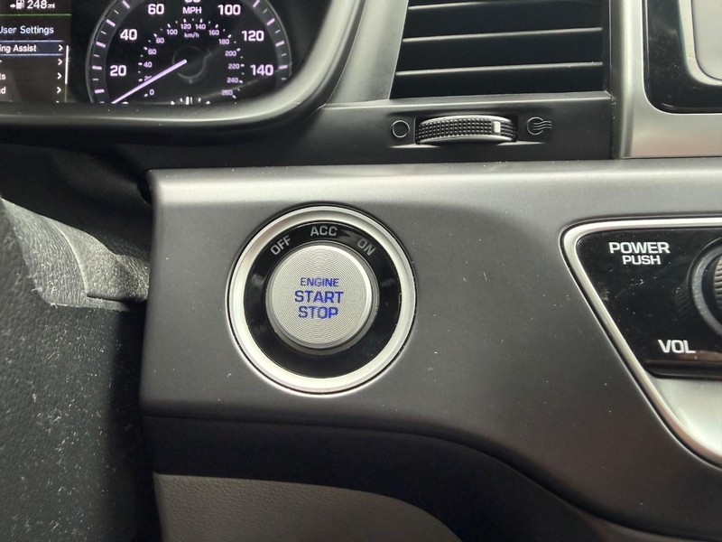 Hyundai Sonata Vehicle Image 30