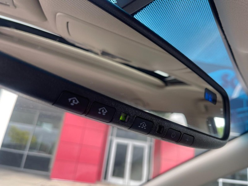 Toyota Sienna Vehicle Image 19