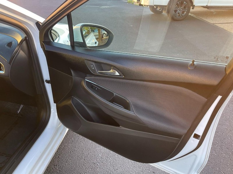 Chevrolet Cruze Vehicle Image 07