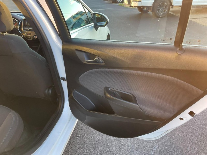 Chevrolet Cruze Vehicle Image 10