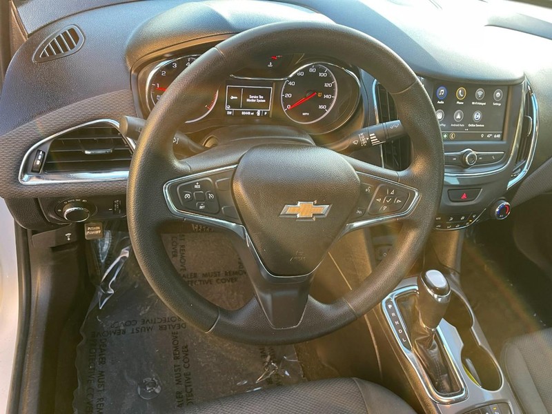 Chevrolet Cruze Vehicle Image 15