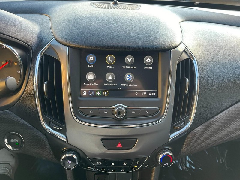 Chevrolet Cruze Vehicle Image 21