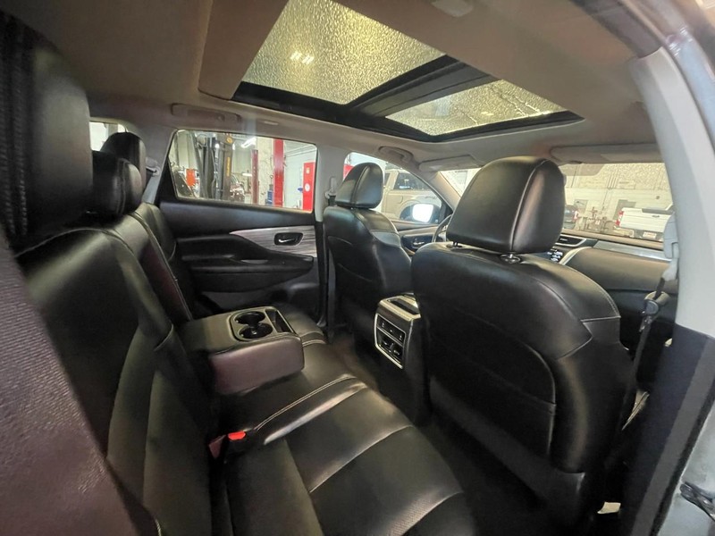 Nissan Murano Vehicle Image 09