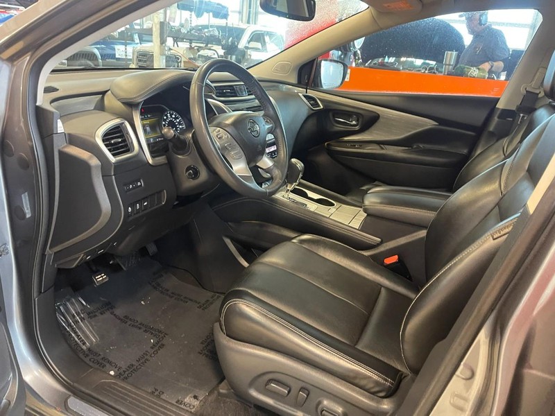 Nissan Murano Vehicle Image 14