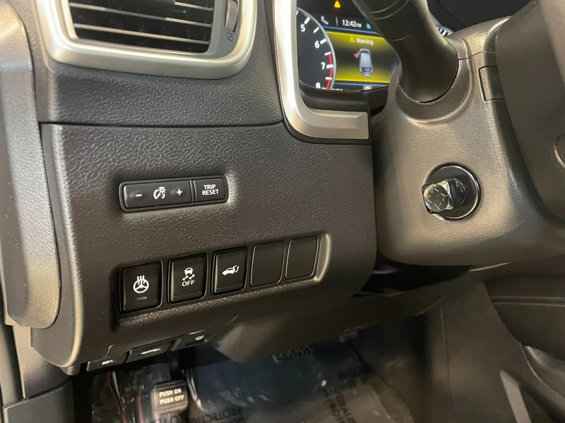 Nissan Murano Vehicle Image 17