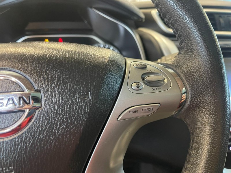 Nissan Murano Vehicle Image 20