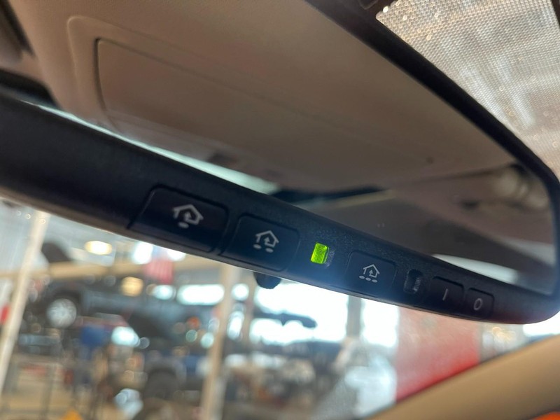 Nissan Murano Vehicle Image 25