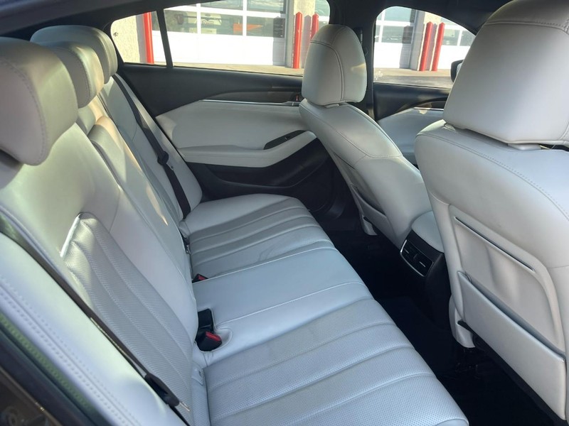 Mazda MAZDA6 Vehicle Image 09