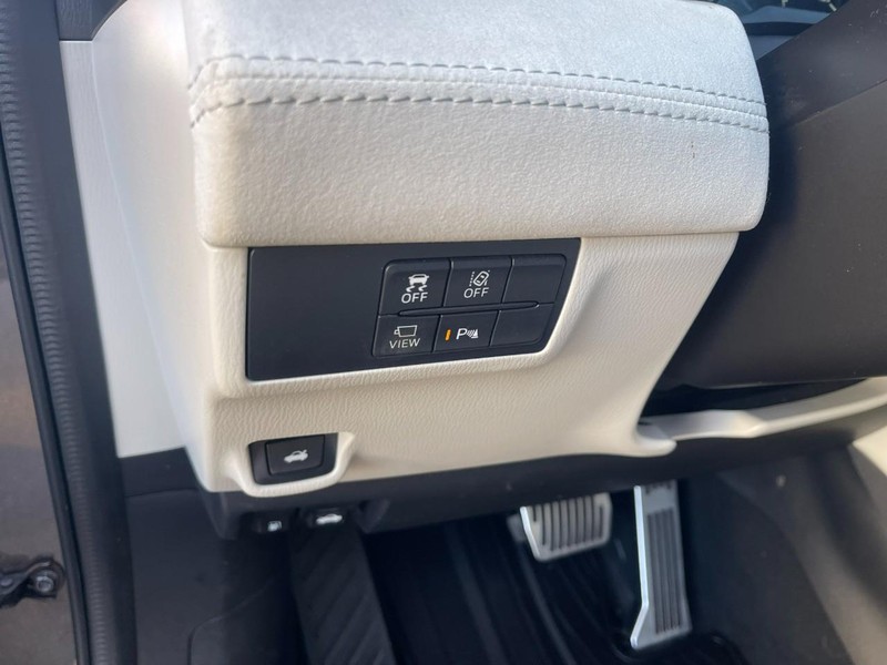 Mazda MAZDA6 Vehicle Image 16