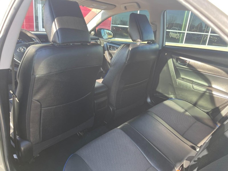 Toyota Corolla Vehicle Image 13