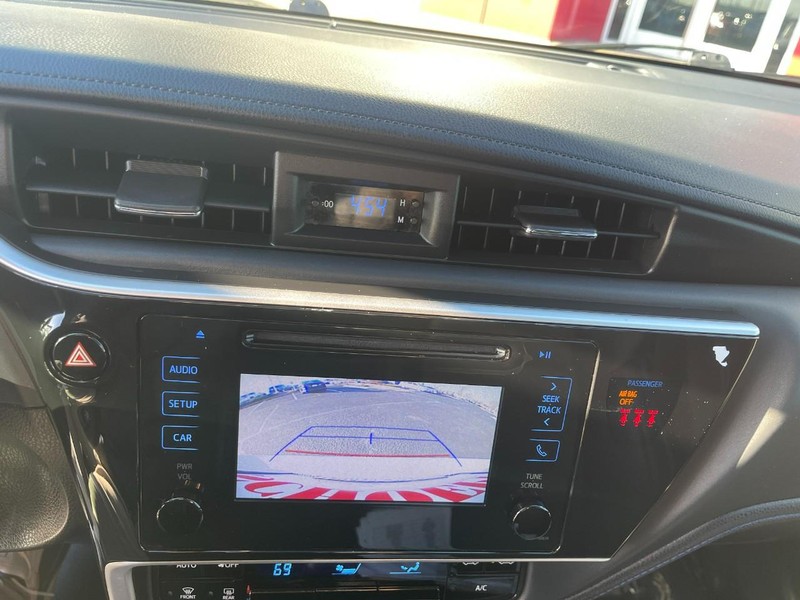 Toyota Corolla Vehicle Image 25