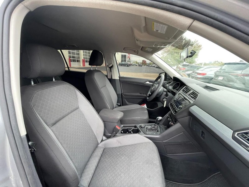 Volkswagen Tiguan Vehicle Image 03