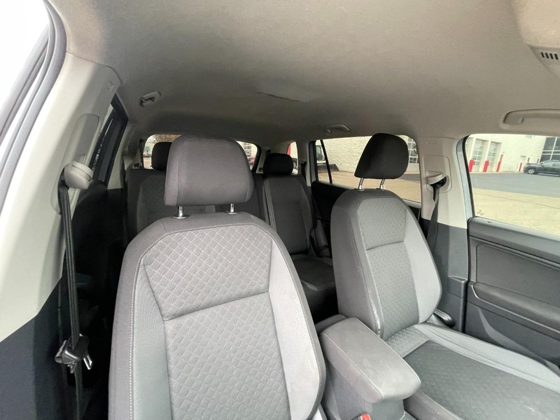 Volkswagen Tiguan Vehicle Image 04