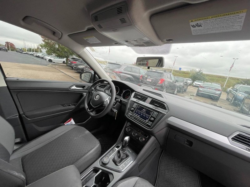 Volkswagen Tiguan Vehicle Image 05