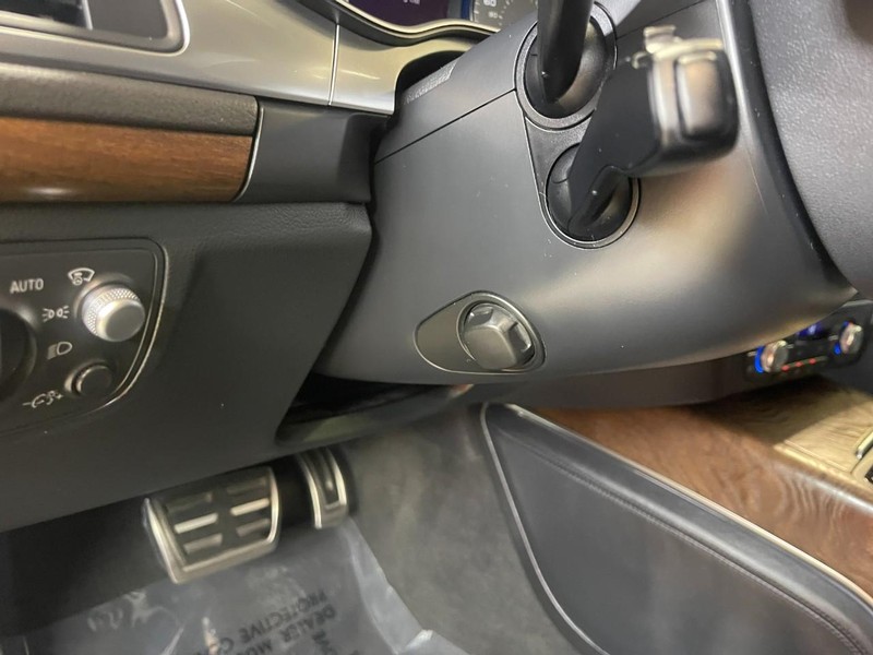 Audi S7 Vehicle Image 21