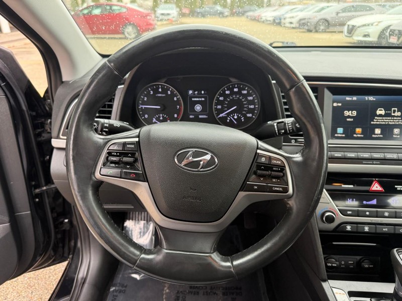 Hyundai Elantra Vehicle Image 20