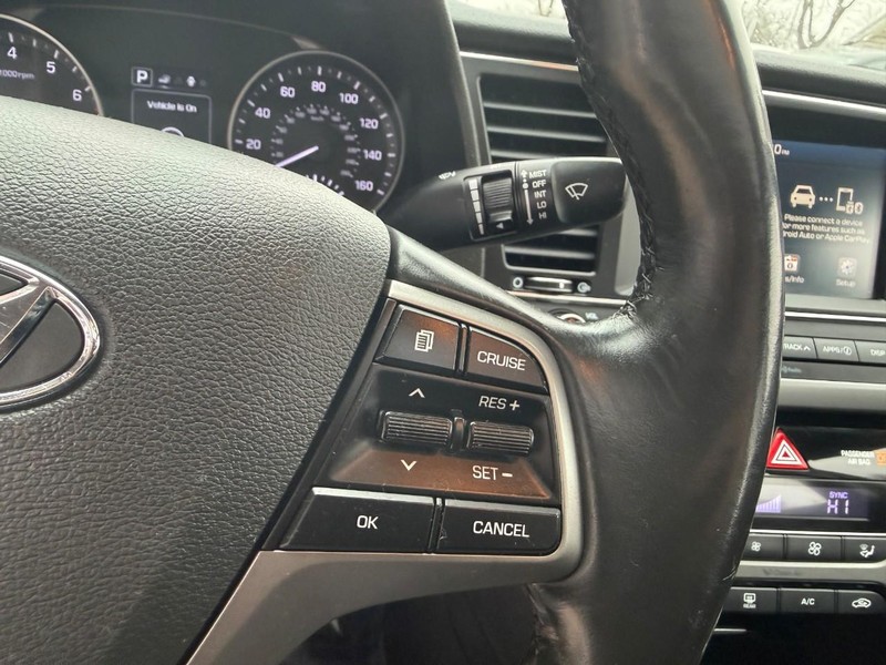 Hyundai Elantra Vehicle Image 24