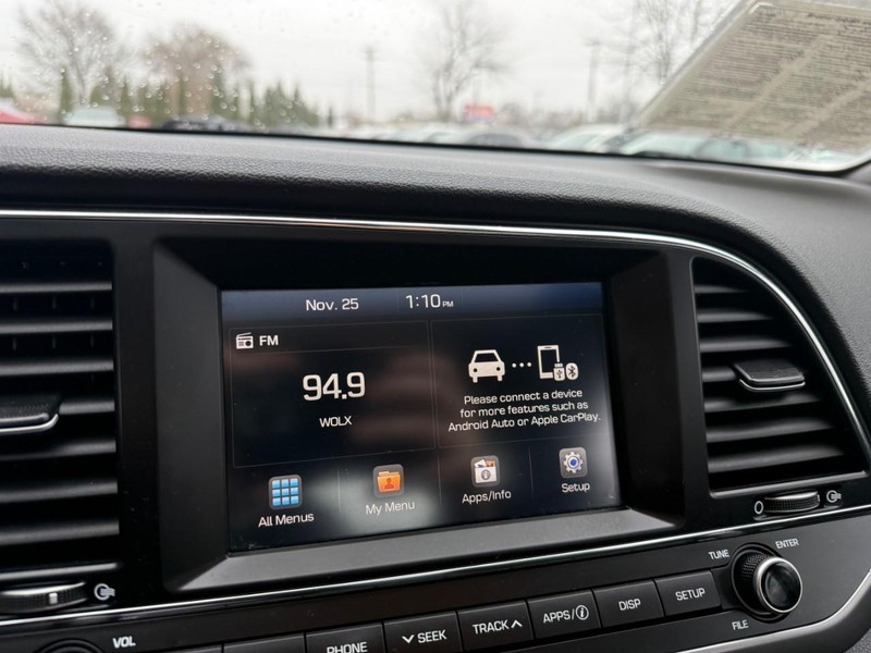 Hyundai Elantra Vehicle Image 25