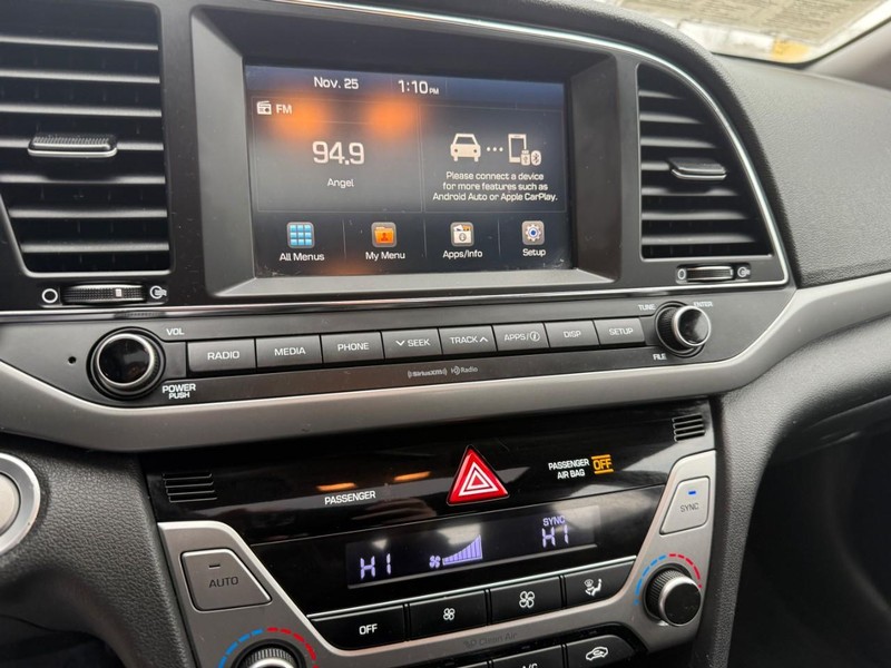 Hyundai Elantra Vehicle Image 28