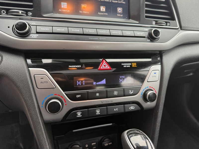 Hyundai Elantra Vehicle Image 29