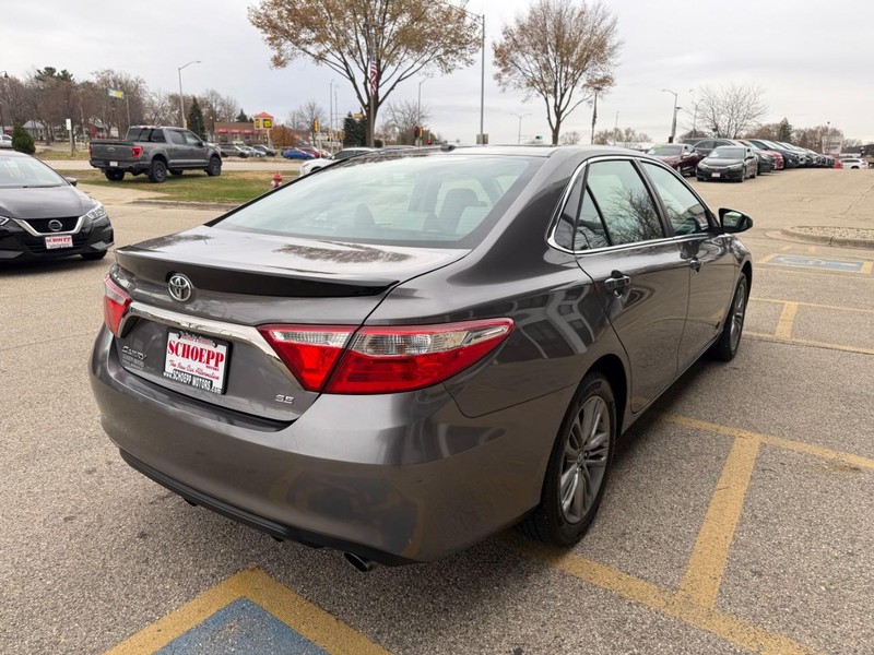 Toyota Camry Vehicle Image 05