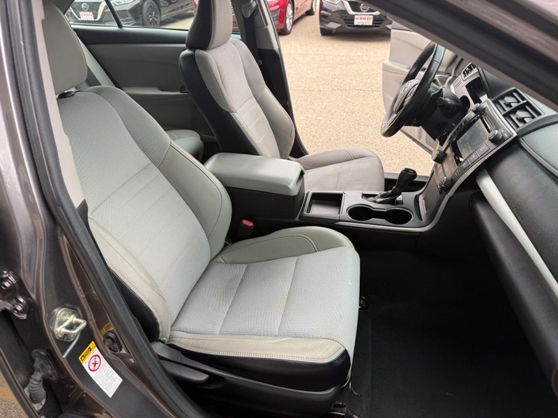 Toyota Camry Vehicle Image 15