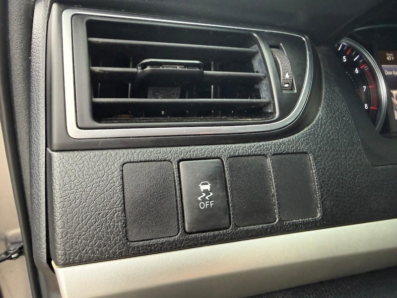 Toyota Camry Vehicle Image 17