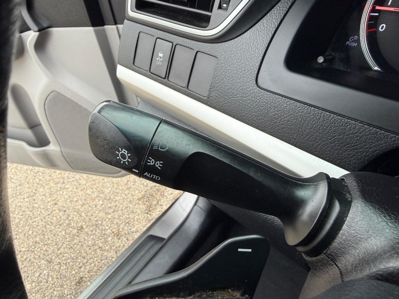 Toyota Camry Vehicle Image 19