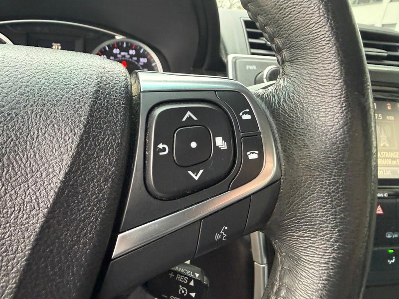 Toyota Camry Vehicle Image 22