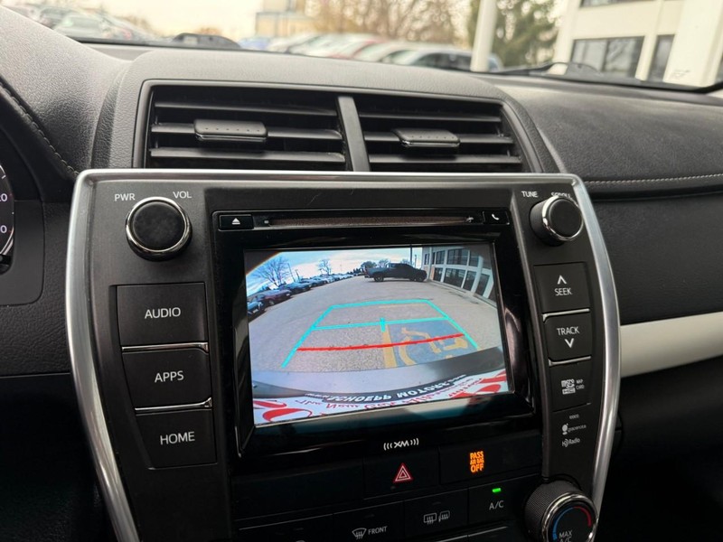 Toyota Camry Vehicle Image 25