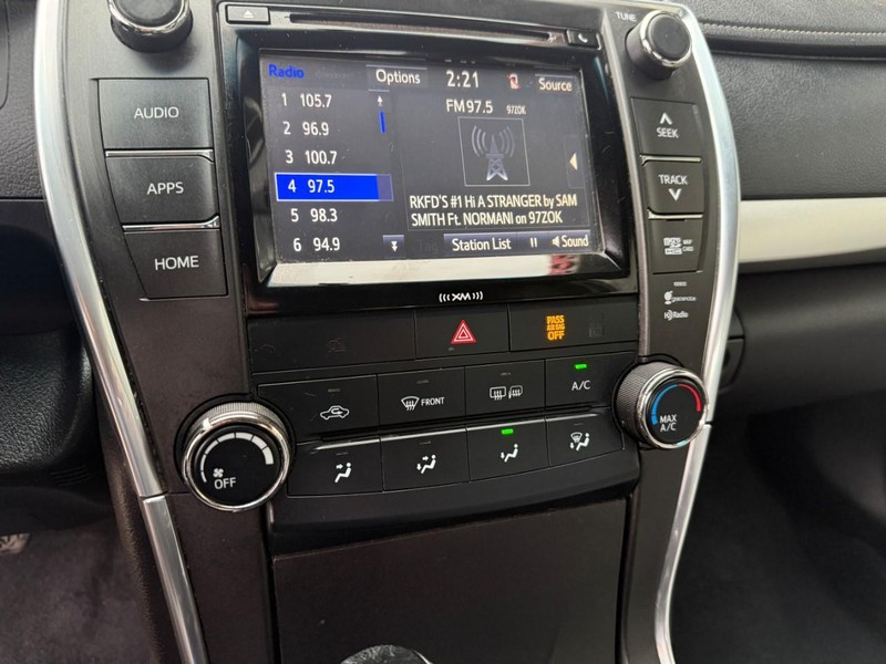 Toyota Camry Vehicle Image 26