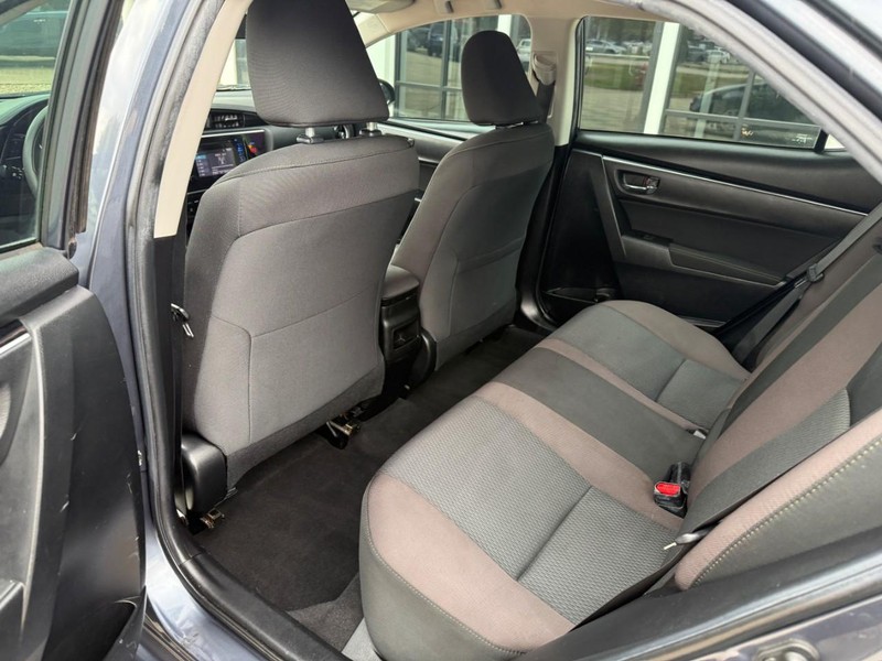 Toyota Corolla Vehicle Image 12