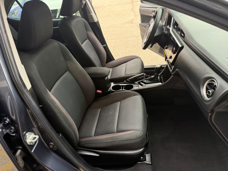 Toyota Corolla Vehicle Image 15