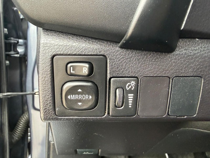 Toyota Corolla Vehicle Image 17