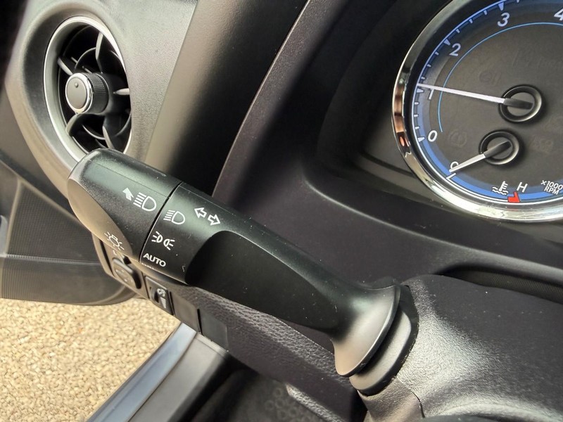 Toyota Corolla Vehicle Image 20