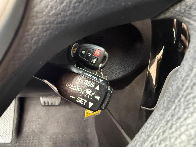 Toyota Corolla Vehicle Image 23