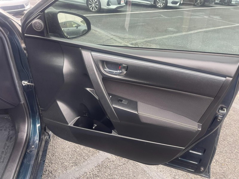 Toyota Corolla Vehicle Image 05