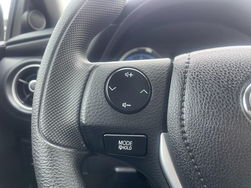 Toyota Corolla Vehicle Image 13