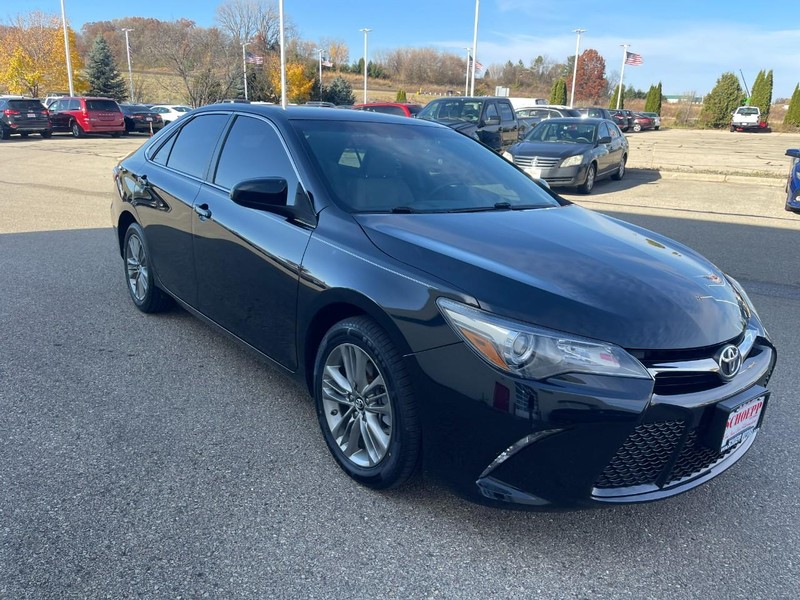 Toyota Camry Vehicle Image 02