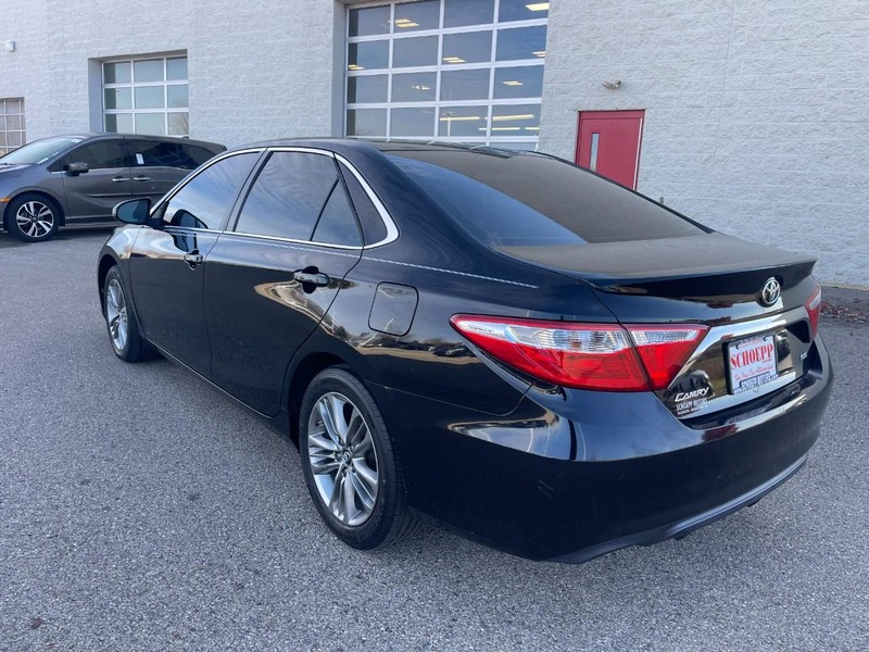 Toyota Camry Vehicle Image 04