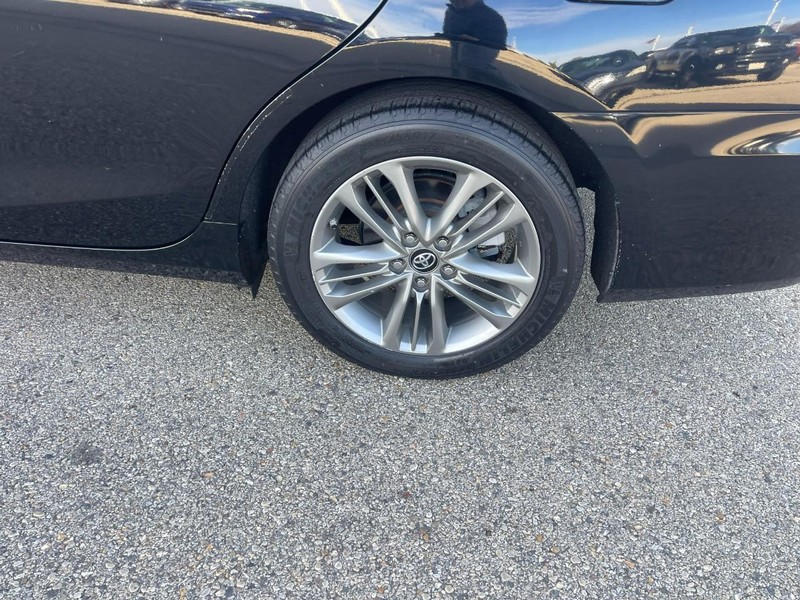 Toyota Camry Vehicle Image 05