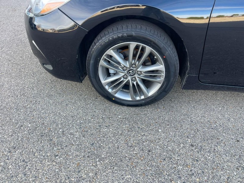 Toyota Camry Vehicle Image 06