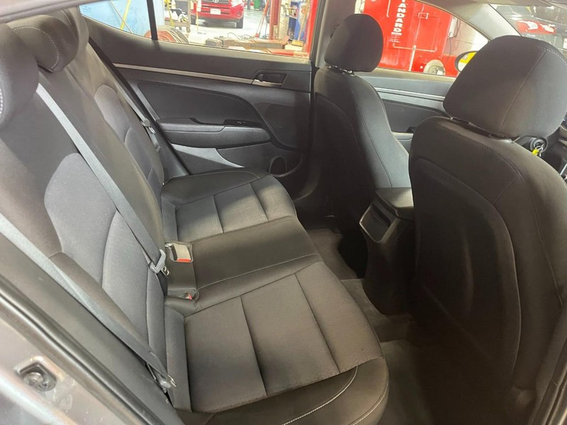 Hyundai Elantra Vehicle Image 12